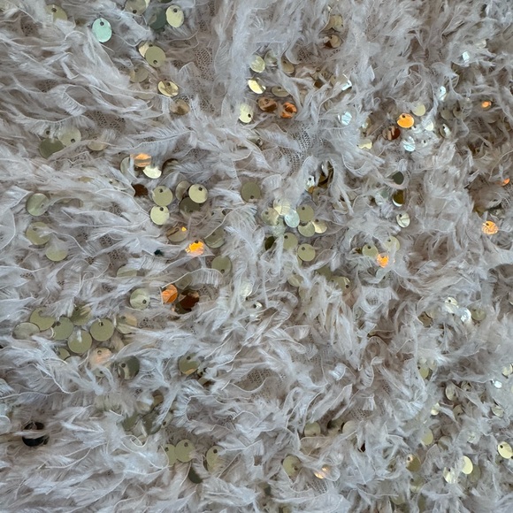 Time to shine Chic Sequin Feather Sweater never worn size medium - Picture 6 of 6